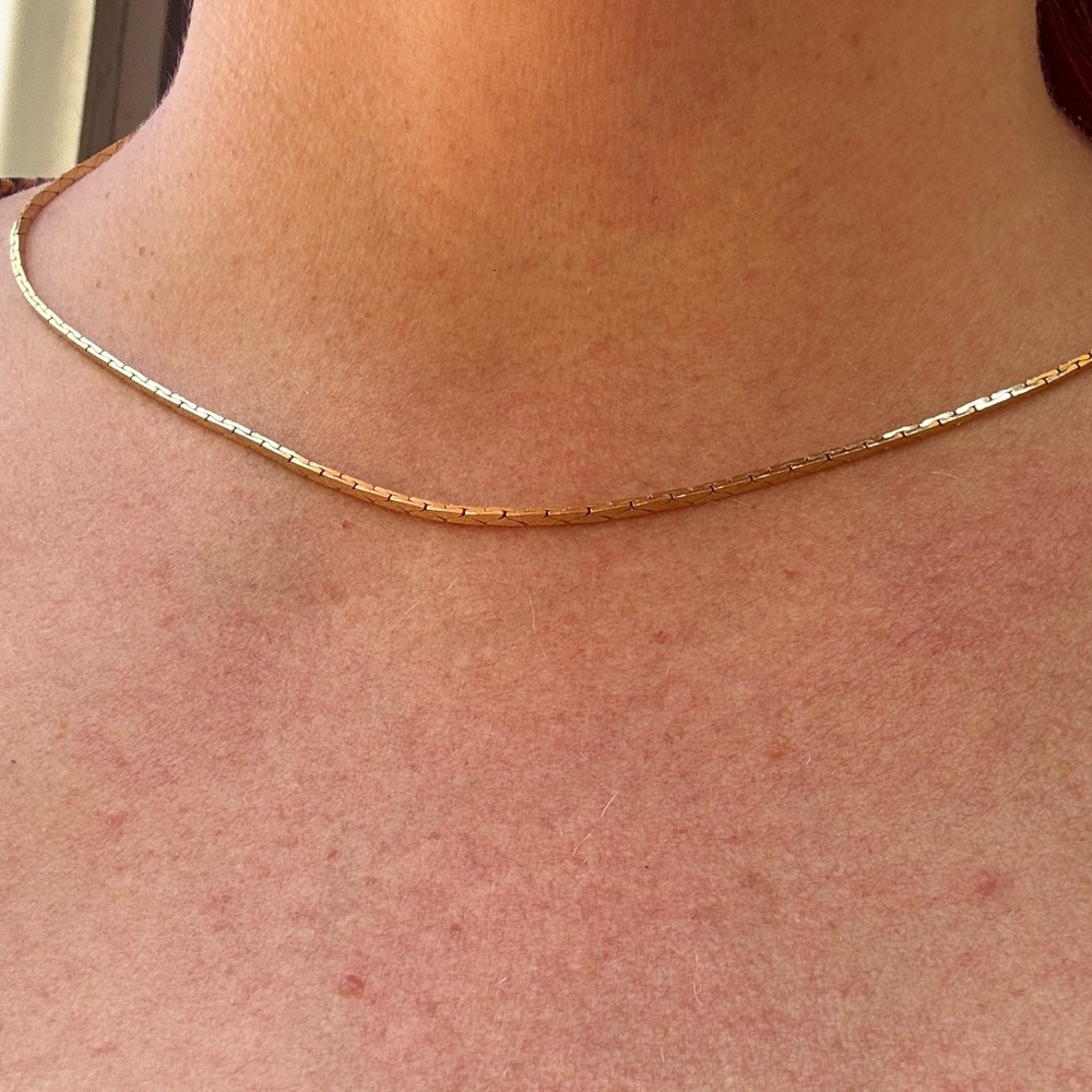 Vintage American Showcase 18in Gold Tone Necklace